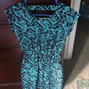 XS Women’s fun Aztec print dress